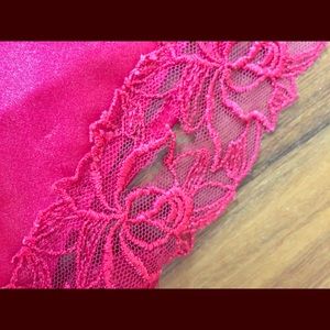 Medium Victoria’s Secret slip, medium.